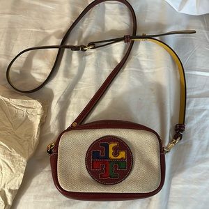 Tory Burch pocket book. Crossbody bag